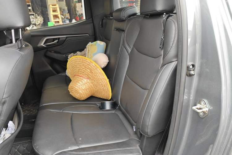 Used Isuzu D-MAX 2021 1.9T Automatic 4x4 Diesel Global Changle Leading RZ4E Left Rear Seat