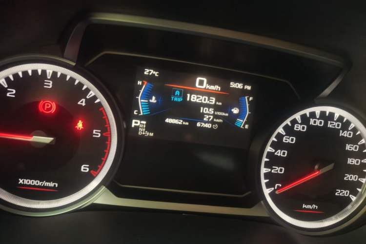 Used Isuzu D-MAX 2021 1.9T Automatic 4x4 Diesel Global Huan Dong RZ4E Odometer Close Up