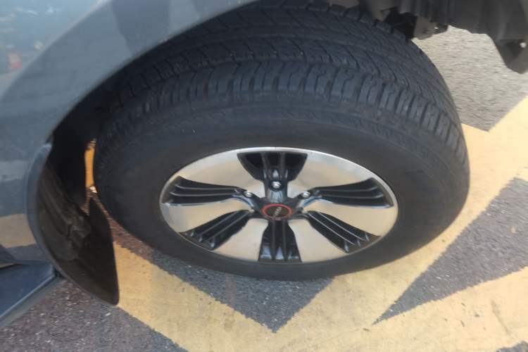Used Isuzu D-MAX 2021 1.9T Automatic 4x4 Diesel Global Huan Dong RZ4E Right Front Wheel Hub
