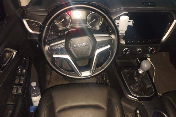 Used Isuzu D-MAX 2021 1.9T Manual Two-Wheel Drive Diesel Global Dynamic RZ4E Steering Wheel
