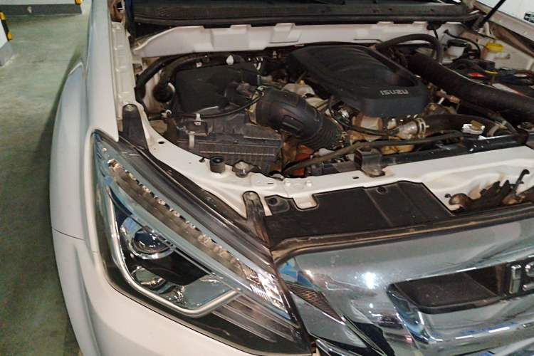 Used Isuzu D-MAX 2021 1.9T Automatic 4x4 Diesel Global Huan Dong RZ4E Engine Bay Right