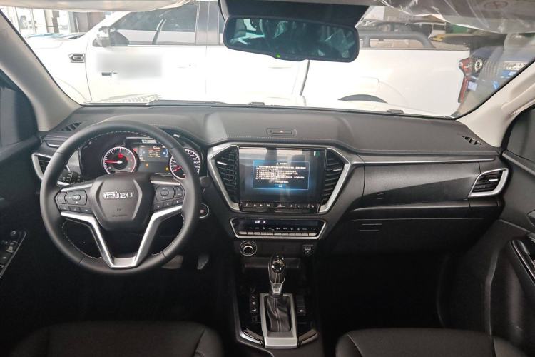 Used Isuzu D-MAX 2021 1.9T Automatic 4x4 Diesel Global Changle Leading RZ4E Interior 3