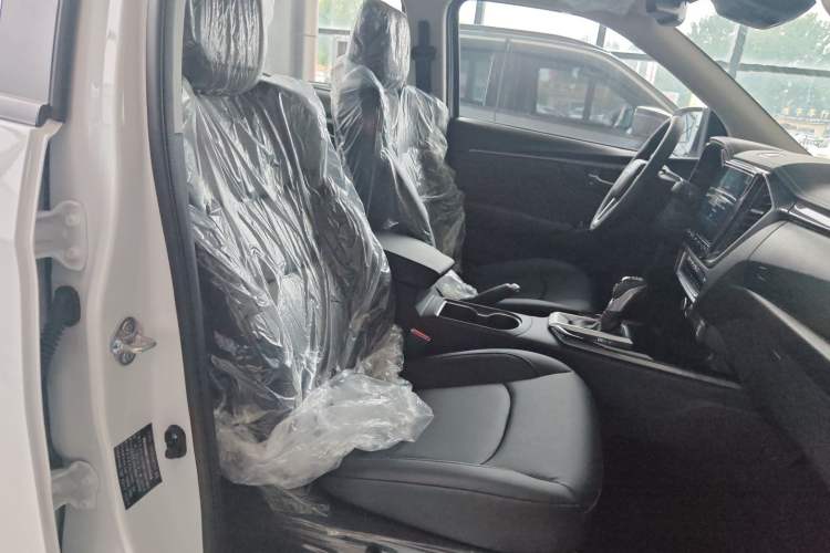 Used Isuzu D-MAX 2021 1.9T Automatic 4x4 Diesel Global Changle Leading RZ4E Right Front Seat