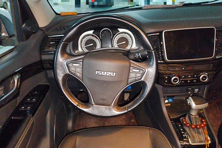 Used Isuzu D-MAX 2021 1.9T Automatic 4x4 Diesel Global Huan Dong RZ4E Steering Wheel