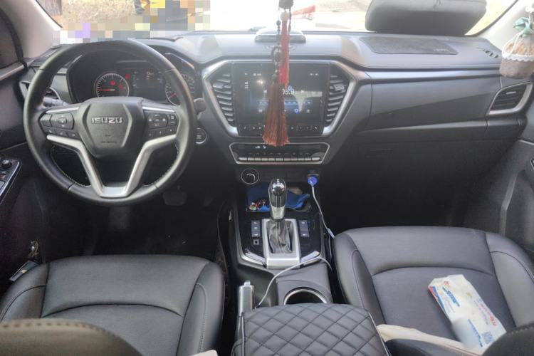 Used Isuzu D-MAX 2021 1.9T Automatic All-Wheel Drive Diesel Global Leading RZ4E Center Console
