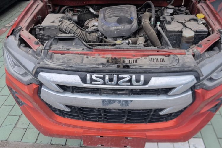 Used Isuzu D-MAX 2021 1.9T Automatic 4x4 Diesel Global Huan Dong RZ4E Engine Bay