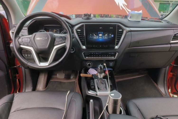 Used Isuzu D-MAX 2021 1.9T Automatic 4x4 Diesel Global Huan Dong RZ4E Interior 2