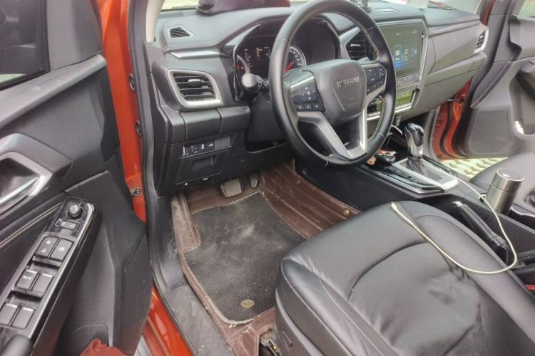 Used Isuzu D-MAX 2021 1.9T Automatic 4x4 Diesel Global Huan Dong RZ4E Interior 3