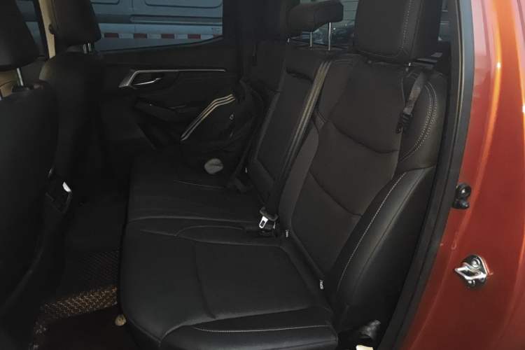 Used Isuzu D-MAX 2021 1.9T Automatic All-Wheel Drive Diesel Global Leading RZ4E Interior 4