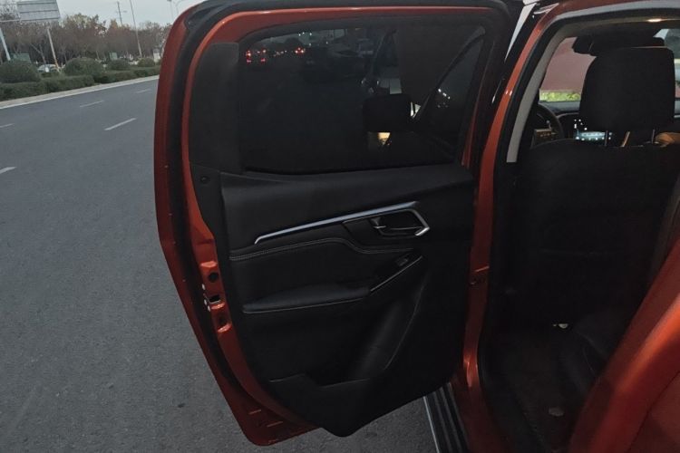 Used Isuzu D-MAX 2021 1.9T Automatic All-Wheel Drive Diesel Global Leading RZ4E Interior 8