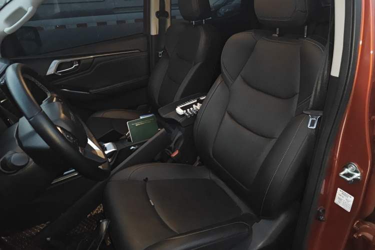 Used Isuzu D-MAX 2021 1.9T Automatic All-Wheel Drive Diesel Global Leading RZ4E Left Front Seat