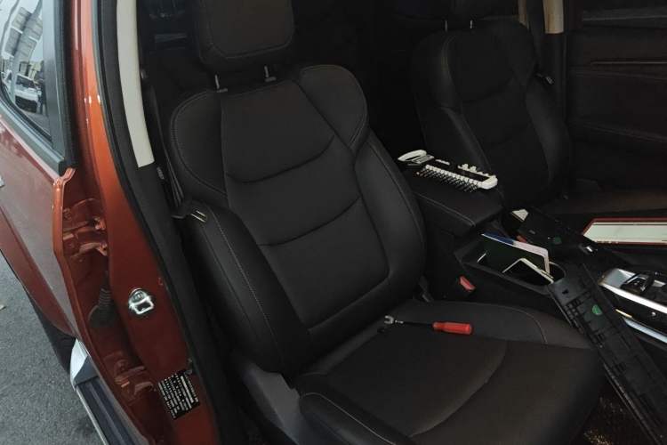 Used Isuzu D-MAX 2021 1.9T Automatic All-Wheel Drive Diesel Global Leading RZ4E Right Front Seat