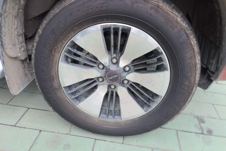 Used Isuzu D-MAX 2021 1.9T Automatic 4x4 Diesel Global Huan Dong RZ4E Right Front Wheel Hub