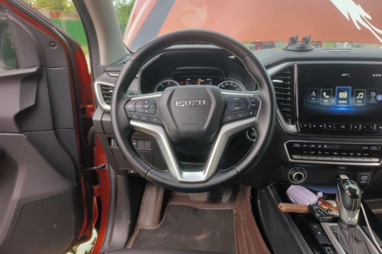 Used Isuzu D-MAX 2021 1.9T Automatic 4x4 Diesel Global Huan Dong RZ4E Steering Wheel