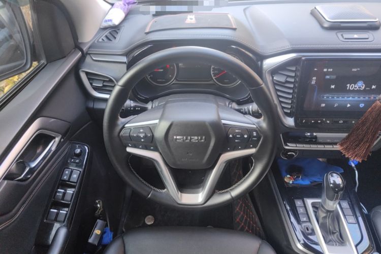 Used Isuzu D-MAX 2021 1.9T Automatic All-Wheel Drive Diesel Global Leading RZ4E Steering Wheel