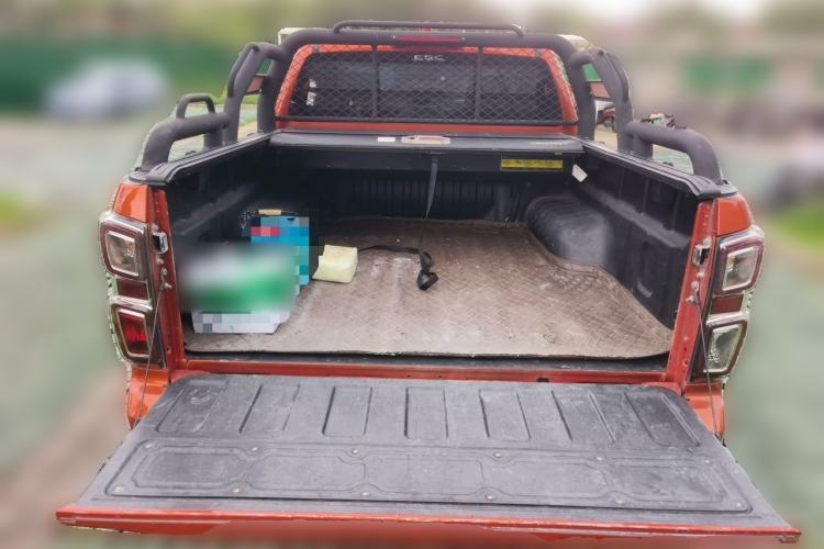 Used Isuzu D-MAX 2021 1.9T Automatic 4x4 Diesel Global Huan Dong RZ4E Trunk