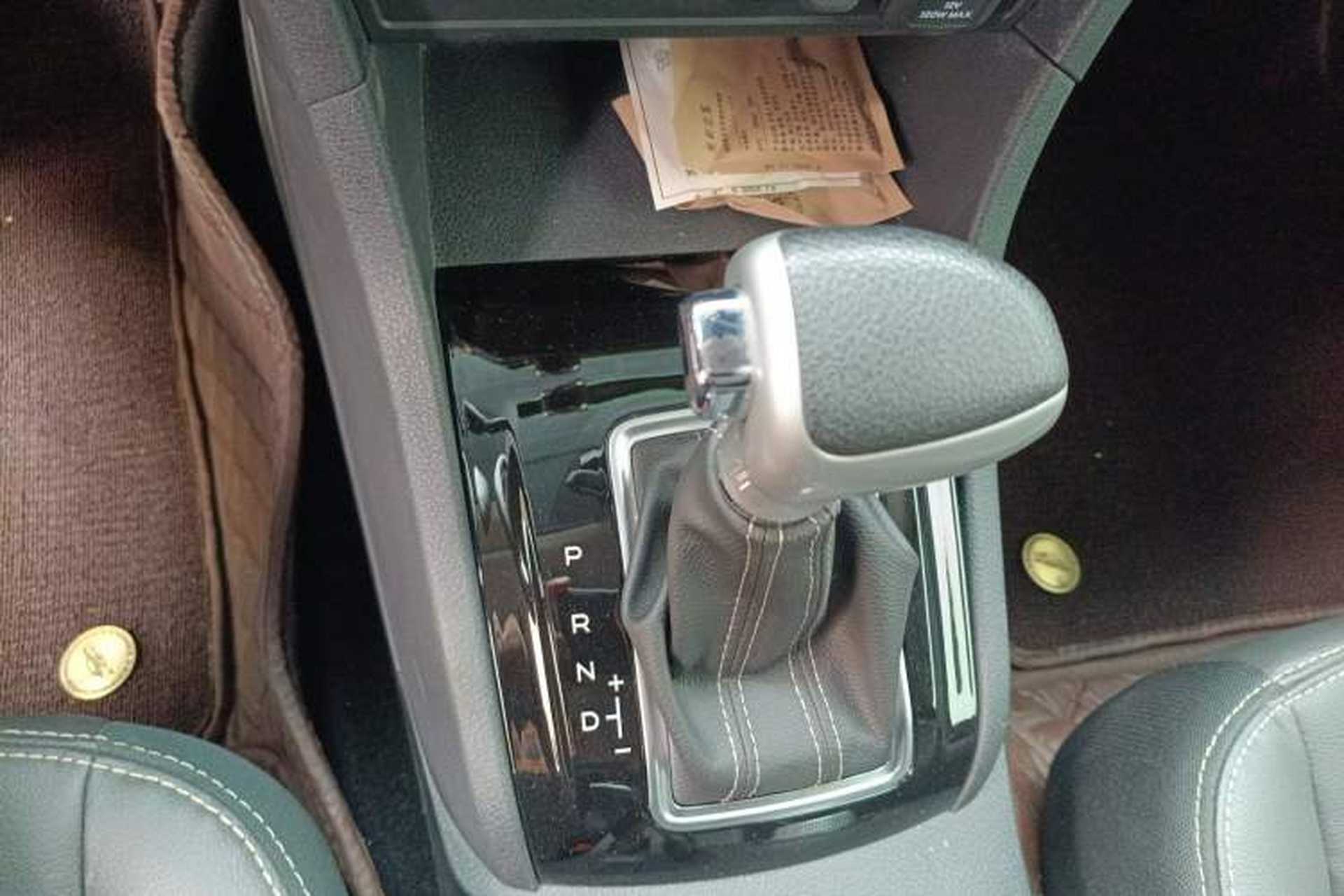 Used Isuzu D-MAX  Gear Lever