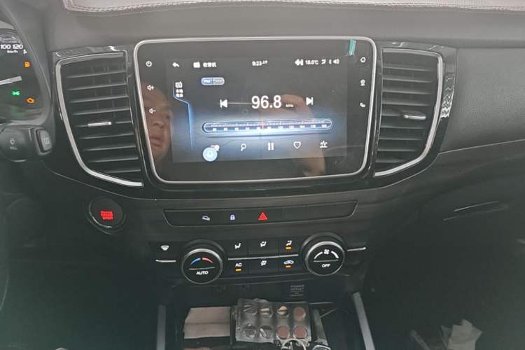 Used Isuzu D-MAX 2022 2.0T Two-Wheel Drive Automatic Gasoline LingShang Version JX4G20A6L Audio And AC Panel