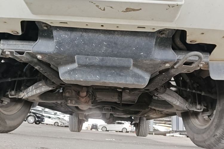 Used Isuzu D-MAX 2022 2.0T Two-Wheel Drive Automatic Gasoline LingShang Version JX4G20A6L Chassis Front