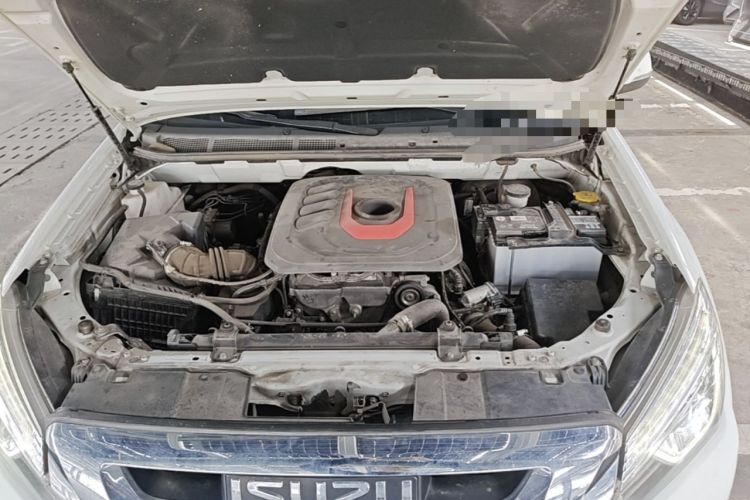 Used Isuzu D-MAX 2022 2.0T Two-Wheel Drive Automatic Gasoline LingShang Version JX4G20A6L Engine Bay