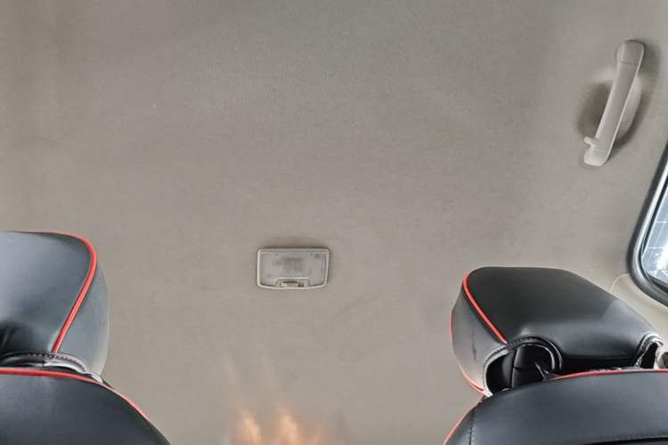 Used Isuzu D-MAX 2022 2.0T Two-Wheel Drive Automatic Gasoline LingShang Version JX4G20A6L Headliner