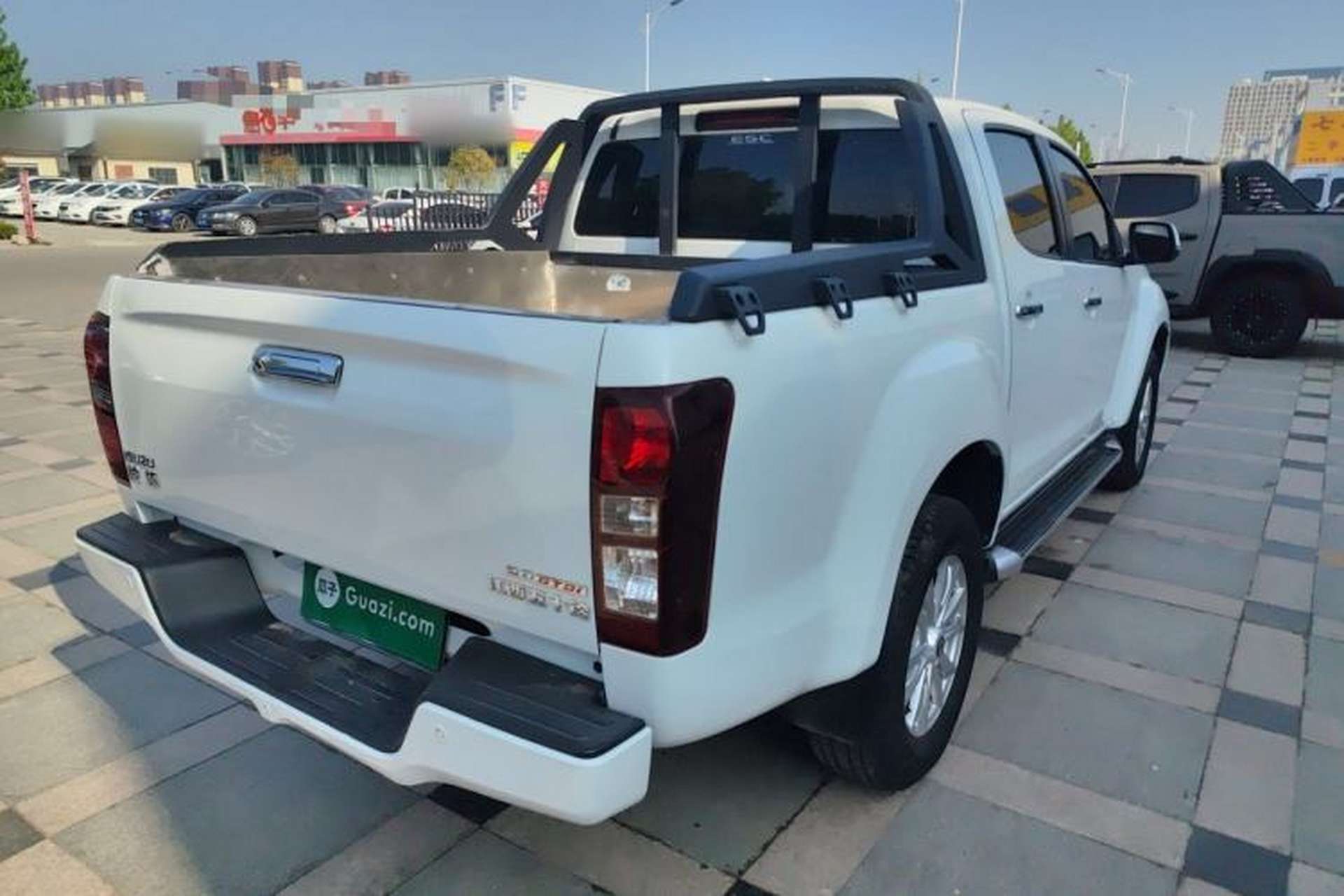 Used Isuzu D-MAX 2022 2.0T Two-Wheel Drive Automatic Gasoline LingShang Version JX4G20A6L Rear Right 45 Deg