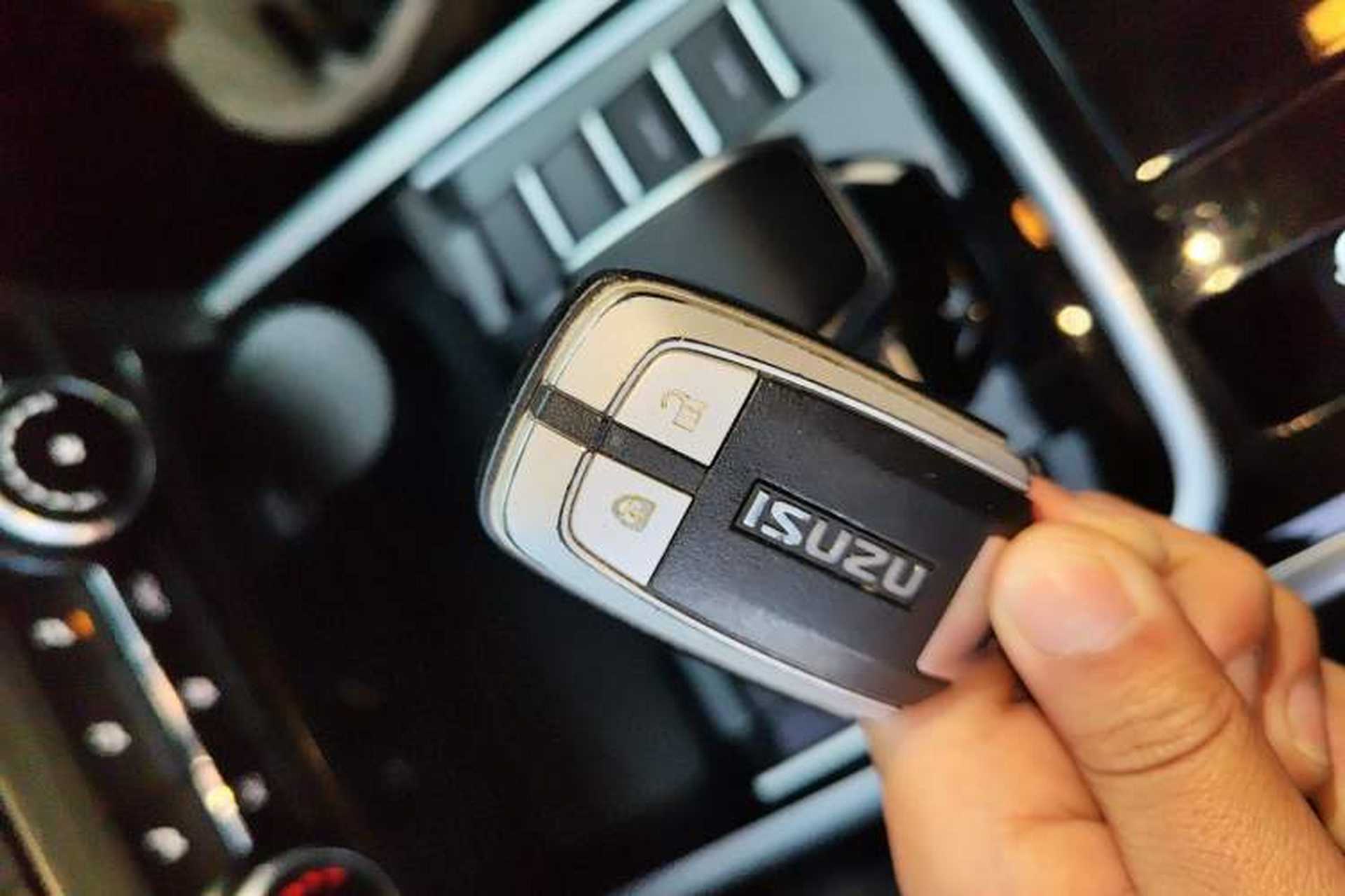 Used Isuzu D-MAX 2022 2.0T Two-Wheel Drive Automatic Gasoline LingShang Version JX4G20A6L Vehicle Key