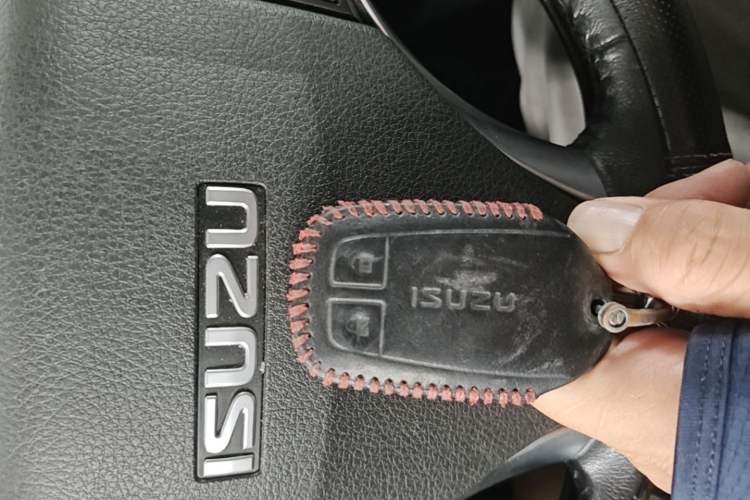 Used Isuzu D-MAX 2022 2.0T Two-Wheel Drive Automatic Gasoline LingShang Version JX4G20A6L Vehicle Key