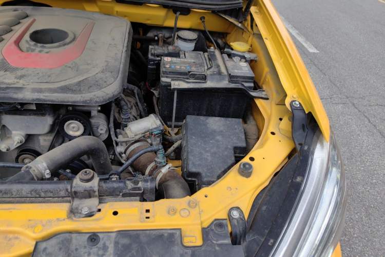 Used Isuzu D-MAX 2022 2.0T All-Wheel Drive Automatic Gasoline LingShang Version JX4G20A6L Engine Bay Left