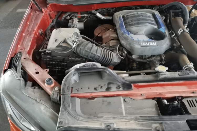 Used Isuzu D-MAX  Engine Bay Right