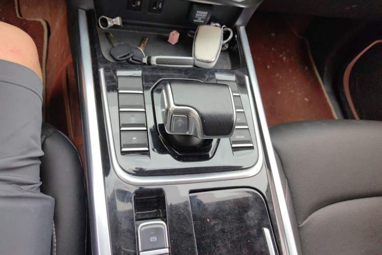 Used Isuzu D-MAX 2022 2.0T All-Wheel Drive Automatic Gasoline LingShang Version JX4G20A6L Gear Lever