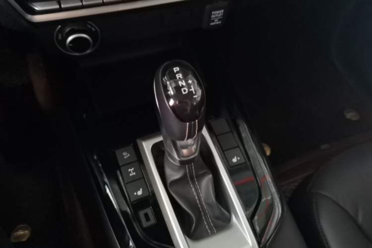 Used Isuzu D-MAX  Gear Lever