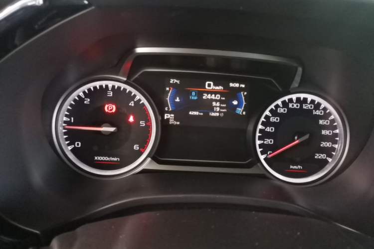 Used Isuzu D-MAX  Odometer Close Up