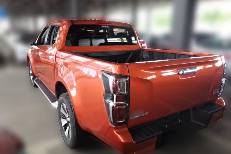 Used Isuzu D-MAX  Rear Left 45 Deg