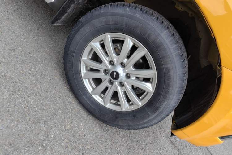 Used Isuzu D-MAX 2022 2.0T All-Wheel Drive Automatic Gasoline LingShang Version JX4G20A6L Right Front Wheel Hub