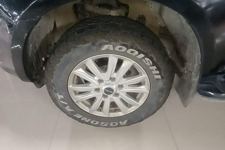 Used Isuzu D-MAX 2023 1.9T Automatic All-Wheel Drive Zhi Ling Version Left Front Wheel Hub