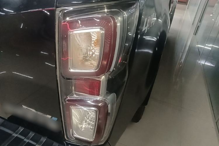 Used Isuzu D-MAX 2023 1.9T Automatic All-Wheel Drive Zhi Ling Version Right Rear Taillight