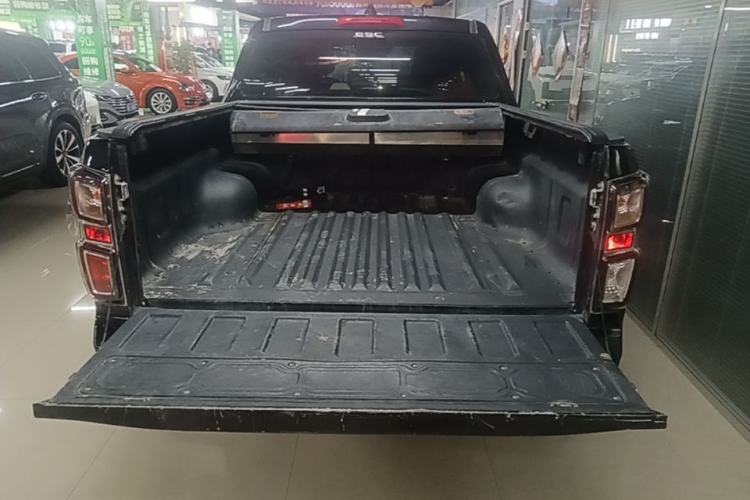 Used Isuzu D-MAX 2023 1.9T Automatic All-Wheel Drive Zhi Ling Version Trunk