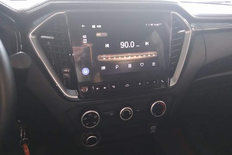 Used Isuzu D-MAX 2023 2.5T Automatic 4x4 Diesel Flagship Long Wheelbase Model Audio And AC Panel