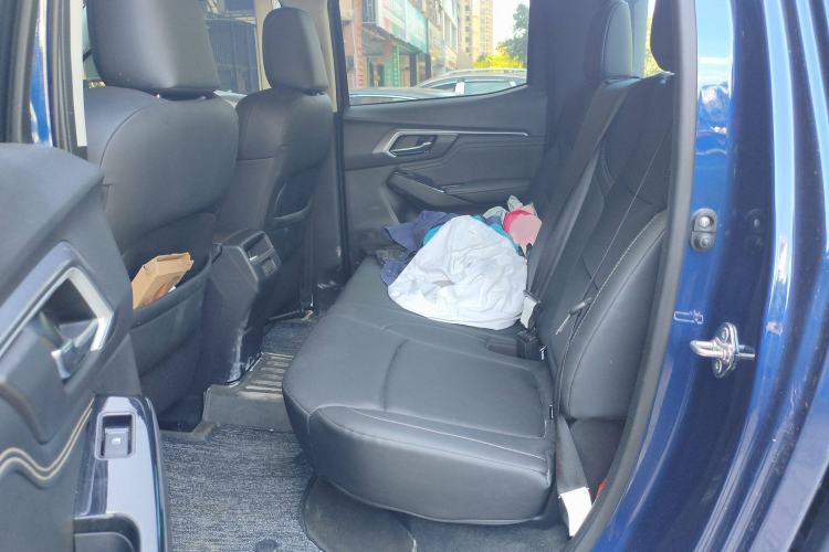 Used Isuzu D-MAX 2023 2.5T Manual 4x4 Diesel Flagship Long Wheelbase Left Rear Seat