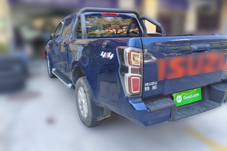 Used Isuzu D-MAX 2023 2.5T Manual 4x4 Diesel Flagship Long Wheelbase Rear Left 45 Deg