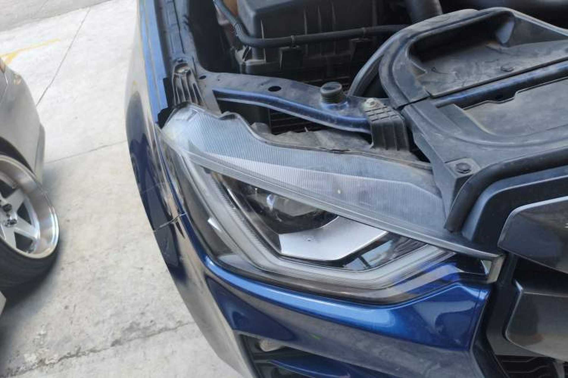 Used Isuzu D-MAX 2023 2.5T Manual 4x4 Diesel Flagship Long Wheelbase Right Front Headlight