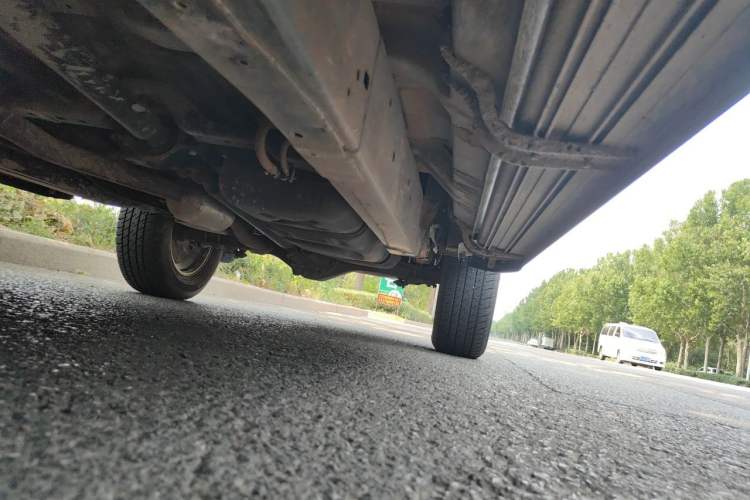 Used Isuzu D-MAX 2023 2.5T Automatic Two-Wheel Drive Diesel Navigation Edition Long Wheelbase Chassis Front Left