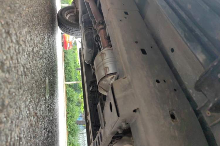 Used Isuzu D-MAX 2023 2.5T Automatic Two-Wheel Drive Diesel Navigation Edition Long Wheelbase Chassis Front Right