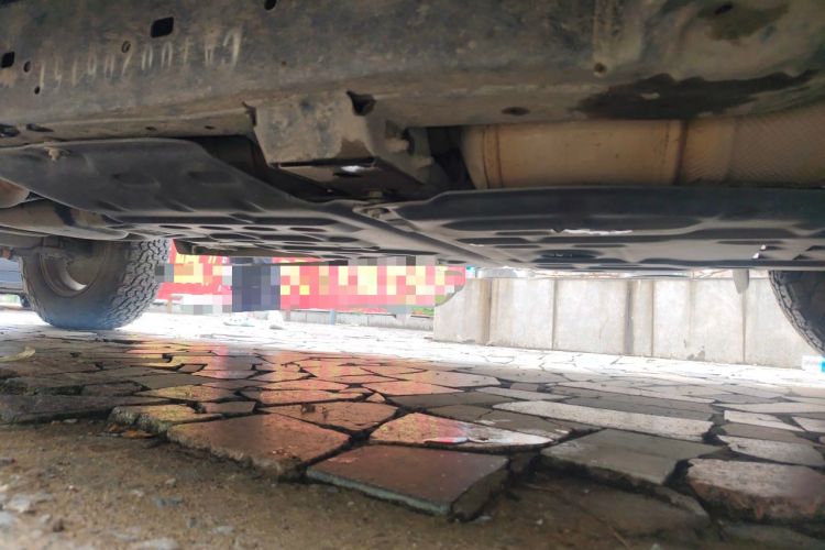Used Isuzu D-MAX 2023 2.5T Automatic 4x4 Diesel Flagship Version Standard Wheelbase Chassis Front Right