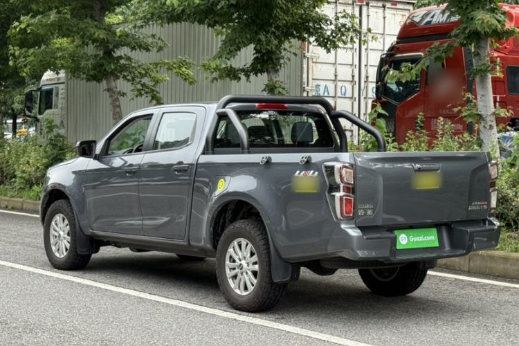 Used Isuzu D-MAX 2023 2.5T Automatic 4x4 Diesel Flagship Long Wheelbase Model Exterior 4
