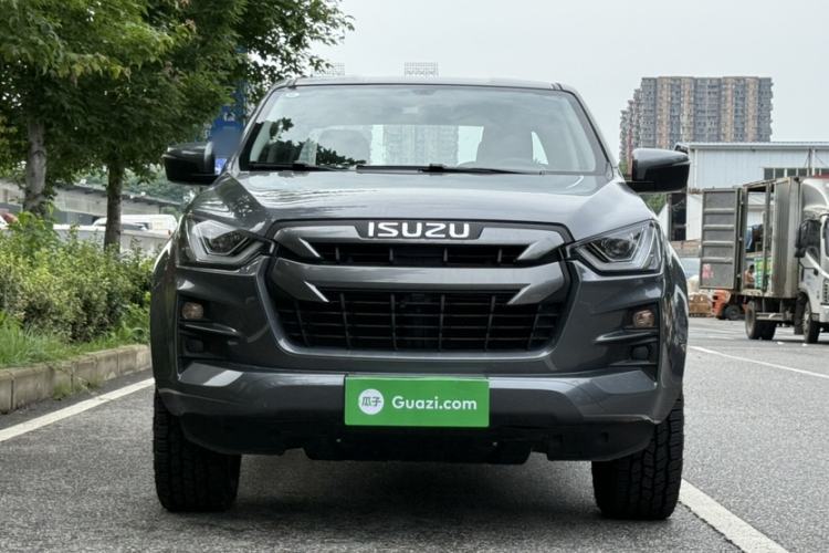 Used Isuzu D-MAX 2023 2.5T Automatic 4x4 Diesel Flagship Long Wheelbase Model Exterior 6