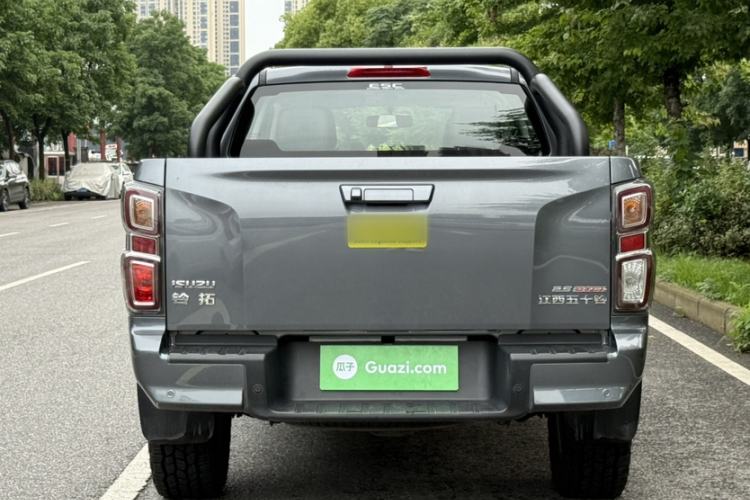 Used Isuzu D-MAX 2023 2.5T Automatic 4x4 Diesel Flagship Long Wheelbase Model Exterior 7