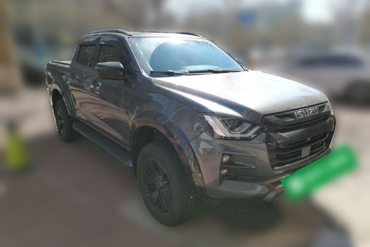 Used Isuzu D-MAX 2023 1.9T Automatic All-Wheel Drive V-CROSS Yue Ling Trim Front Right 45 Deg