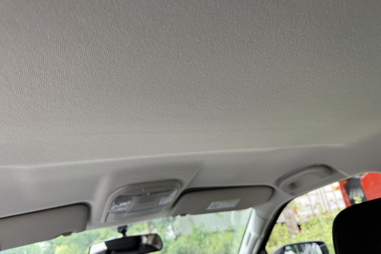 Used Isuzu D-MAX 2023 2.5T Automatic 4x4 Diesel Flagship Long Wheelbase Model Headliner